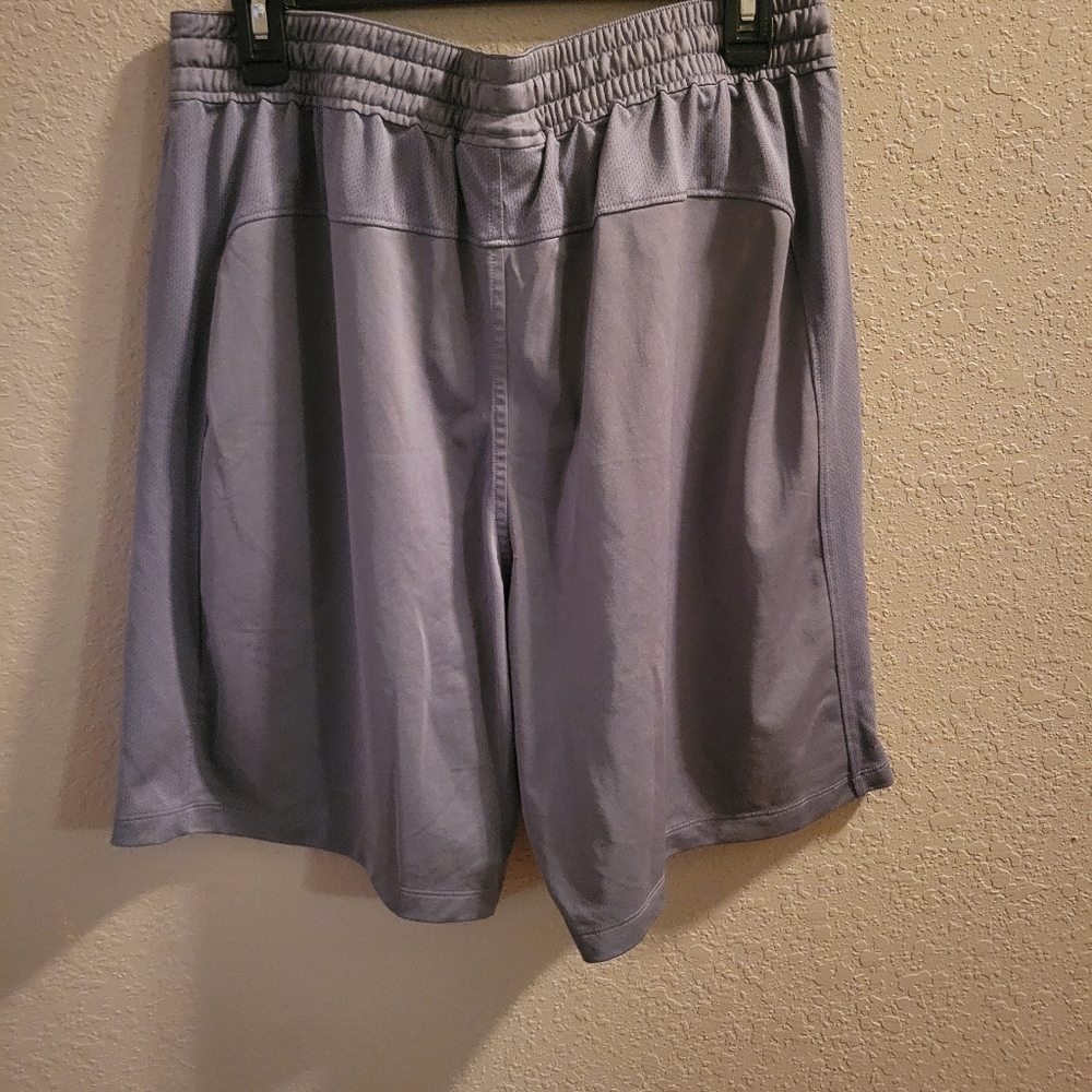 Under Armour Men's Gray Athletic Shorts